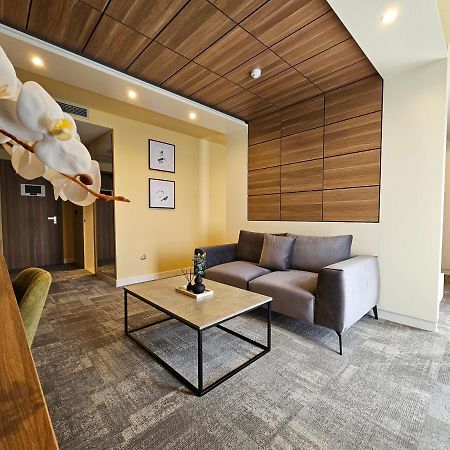 Hotel Etna Gracanica  Zewnętrze zdjęcie