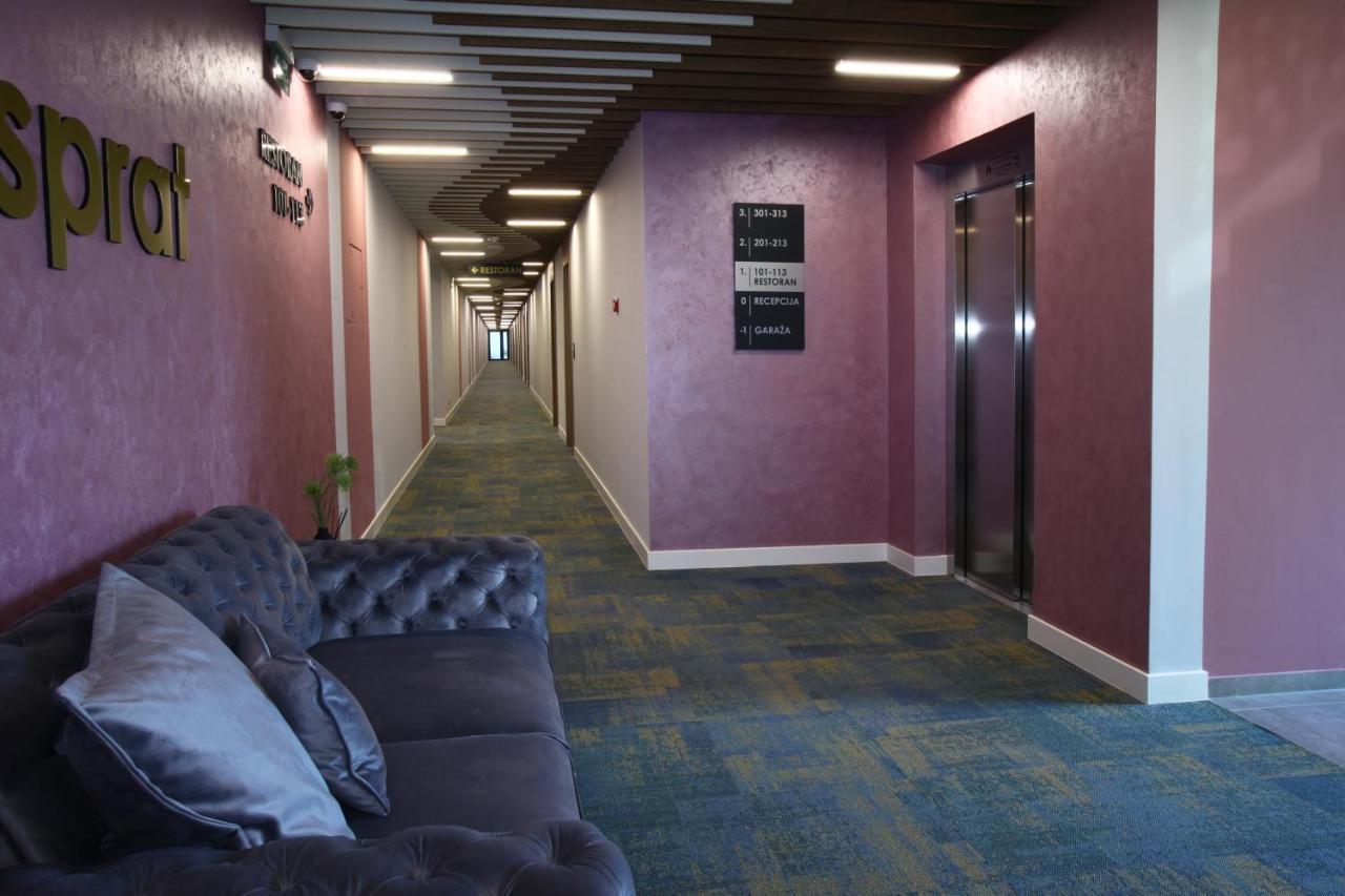 Hotel Etna Gracanica  Zewnętrze zdjęcie