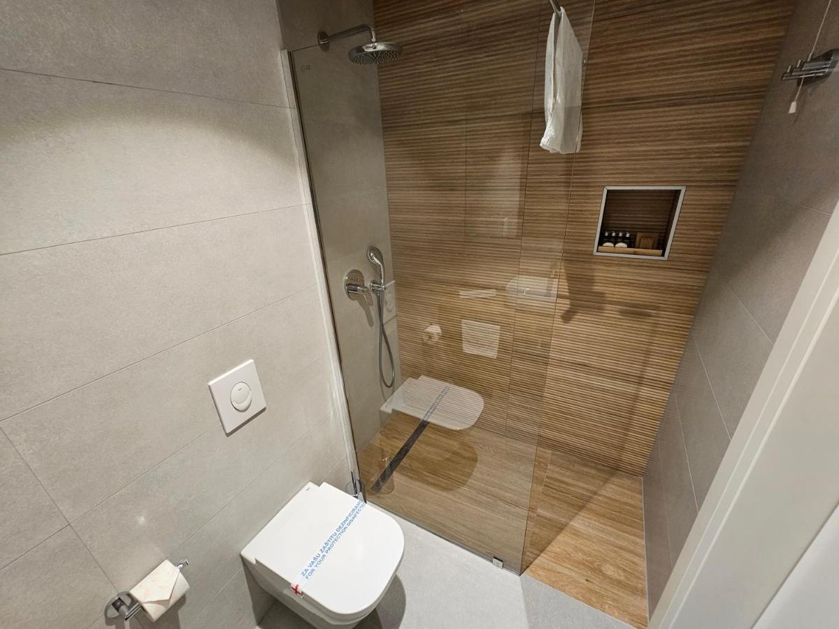 Hotel Etna Gracanica  Zewnętrze zdjęcie