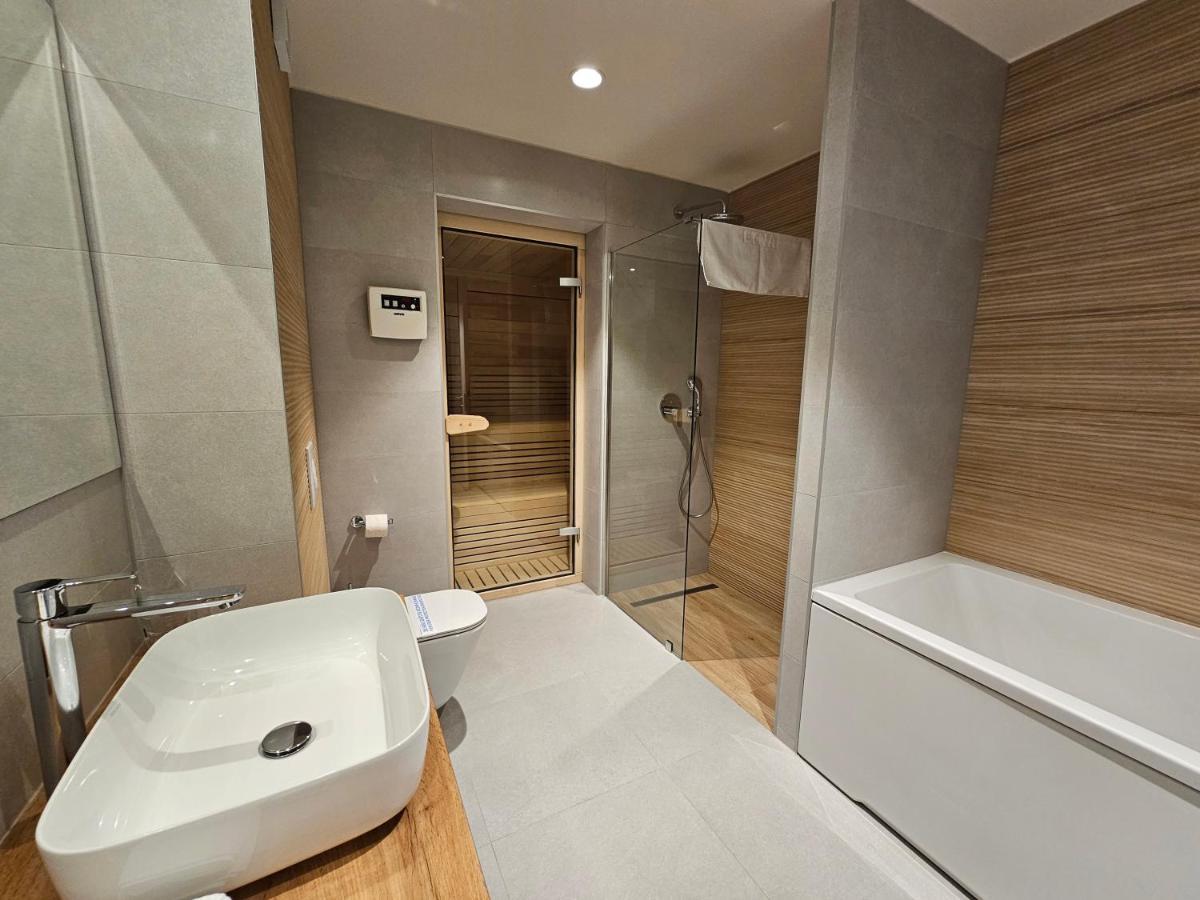 Hotel Etna Gracanica  Zewnętrze zdjęcie