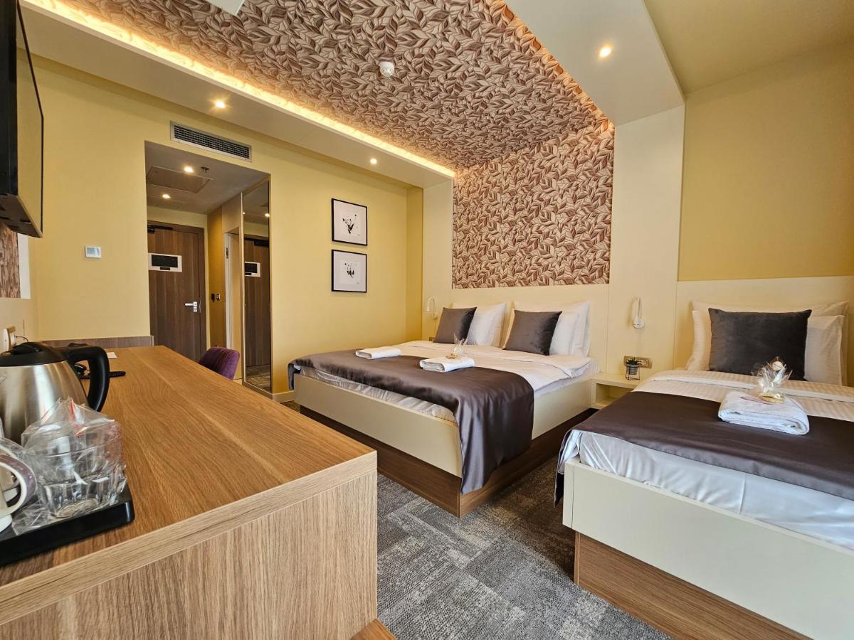 Hotel Etna Gracanica  Zewnętrze zdjęcie