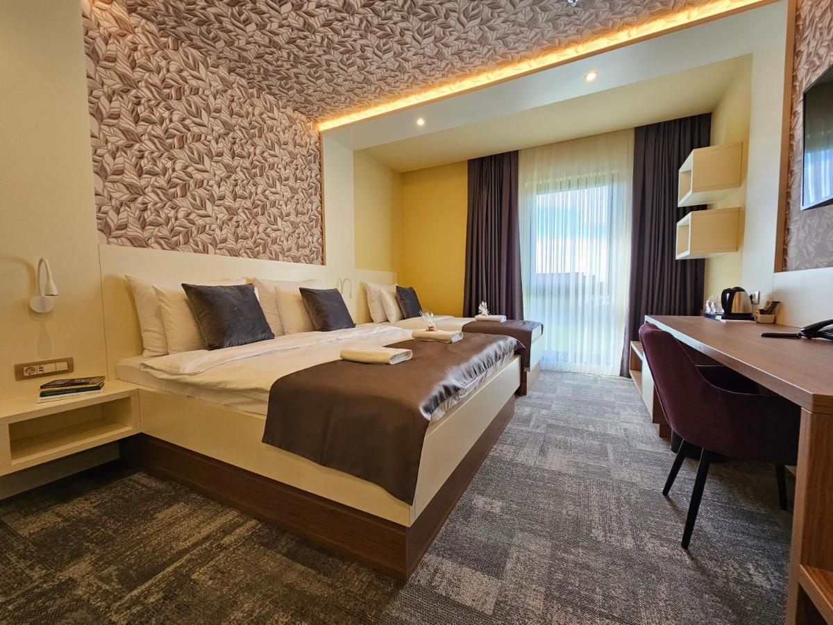 Hotel Etna Gracanica  Zewnętrze zdjęcie