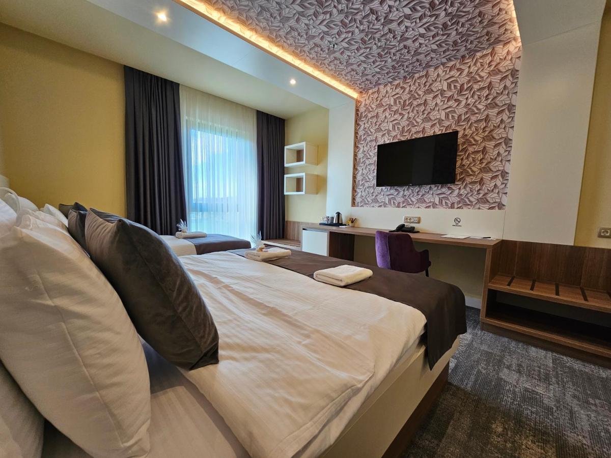 Hotel Etna Gracanica  Zewnętrze zdjęcie