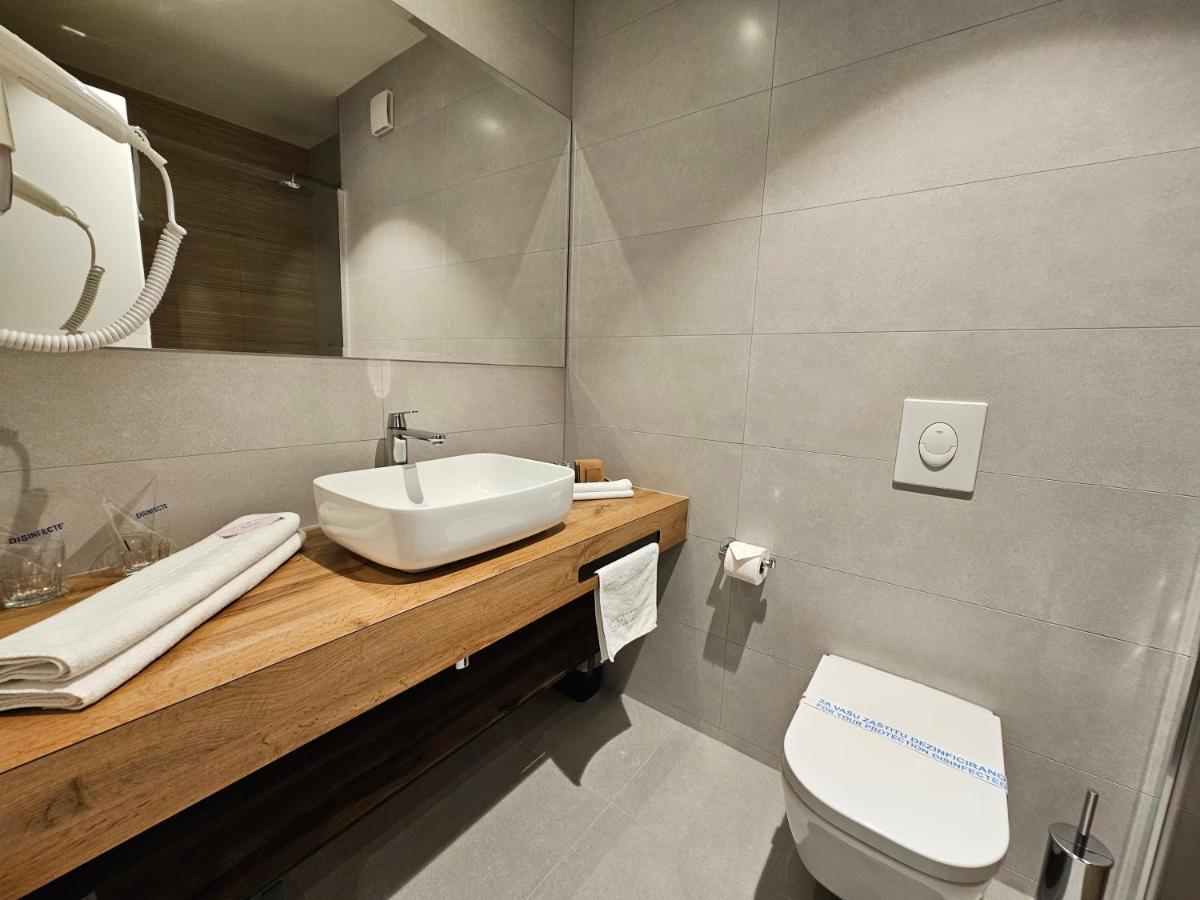Hotel Etna Gracanica  Zewnętrze zdjęcie