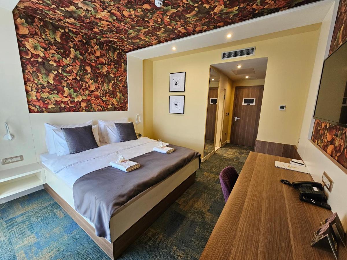 Hotel Etna Gracanica  Zewnętrze zdjęcie