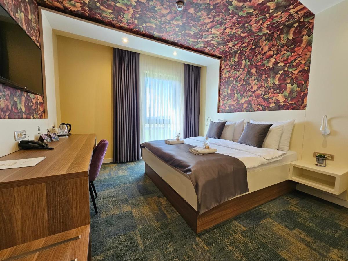Hotel Etna Gracanica  Zewnętrze zdjęcie