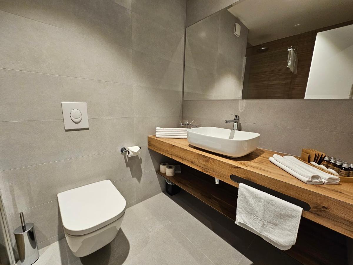 Hotel Etna Gracanica  Zewnętrze zdjęcie
