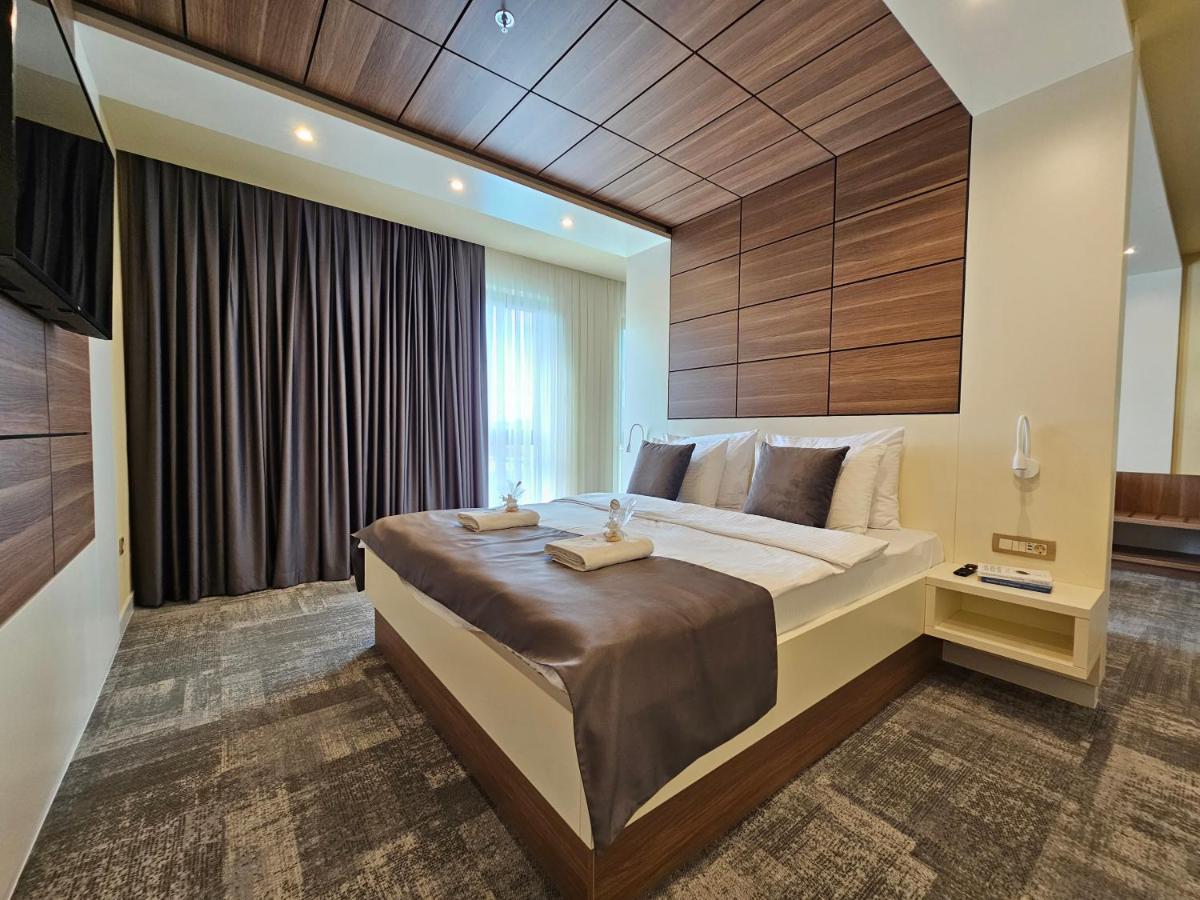 Hotel Etna Gracanica  Zewnętrze zdjęcie