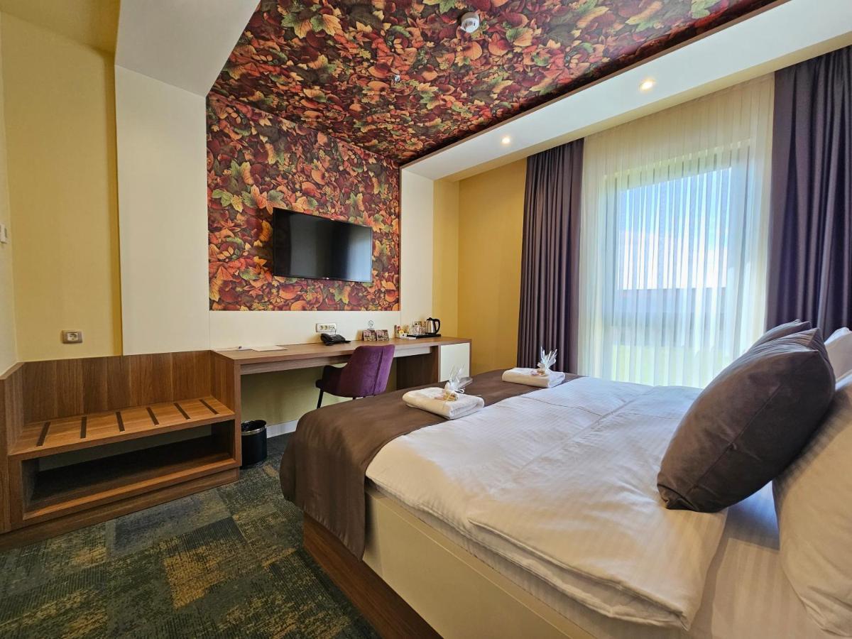Hotel Etna Gracanica  Zewnętrze zdjęcie