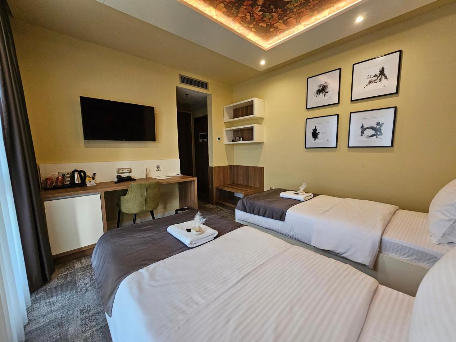 Hotel Etna Gracanica  Zewnętrze zdjęcie