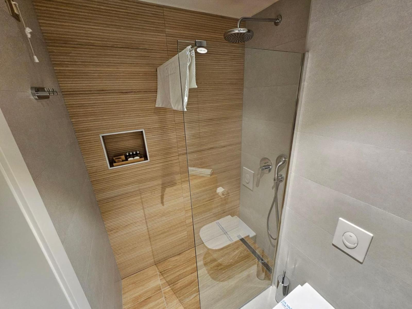Hotel Etna Gracanica  Zewnętrze zdjęcie