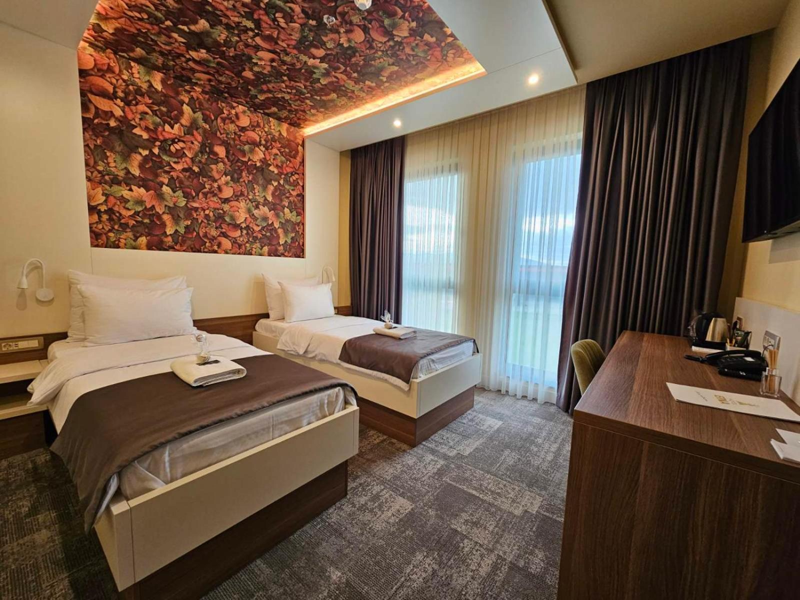 Hotel Etna Gracanica  Zewnętrze zdjęcie